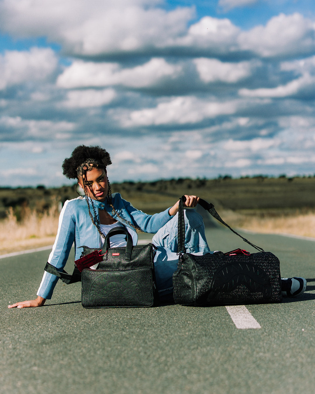 HYPERDIMENSIONAL TRAVEL BAG - Image 4
