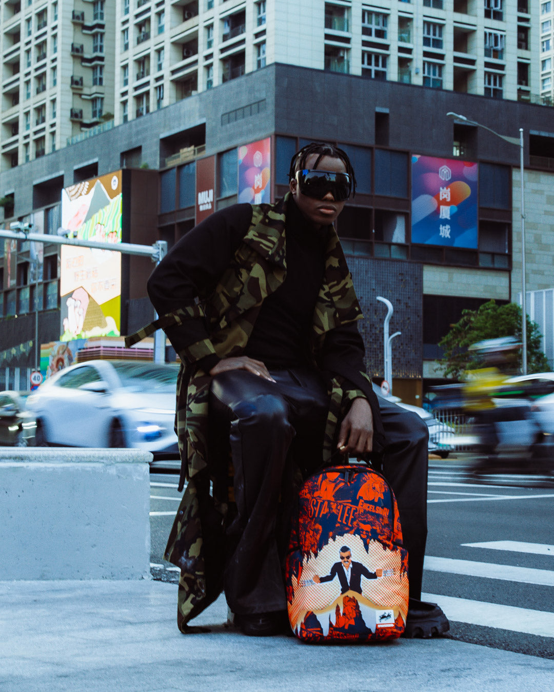 STAN LEE COLLAB BACKPACK - IF YOU CAN'T FIND A HERO, BE ONE - Image 4