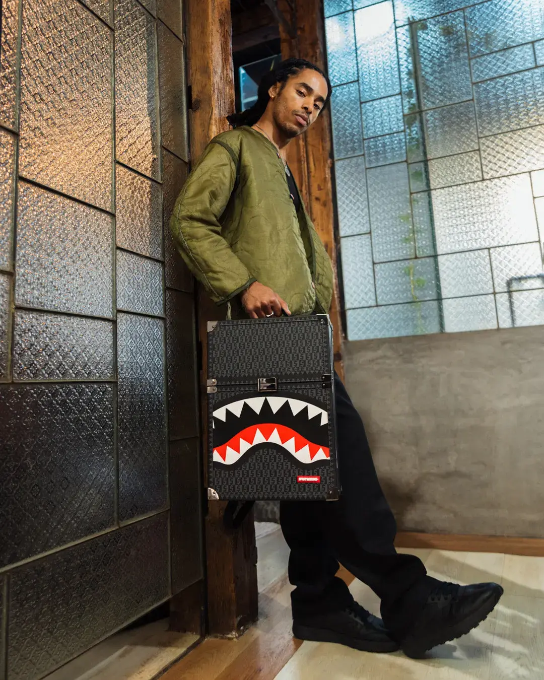 SPRAYGATTI REVV CHATURANGA SHARK 1900 BACKPACK - Image 8